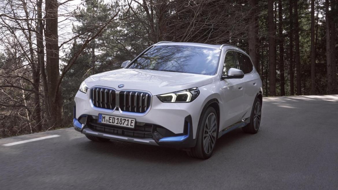 Tenue de route sûre grâce au centre de gravité bas. 